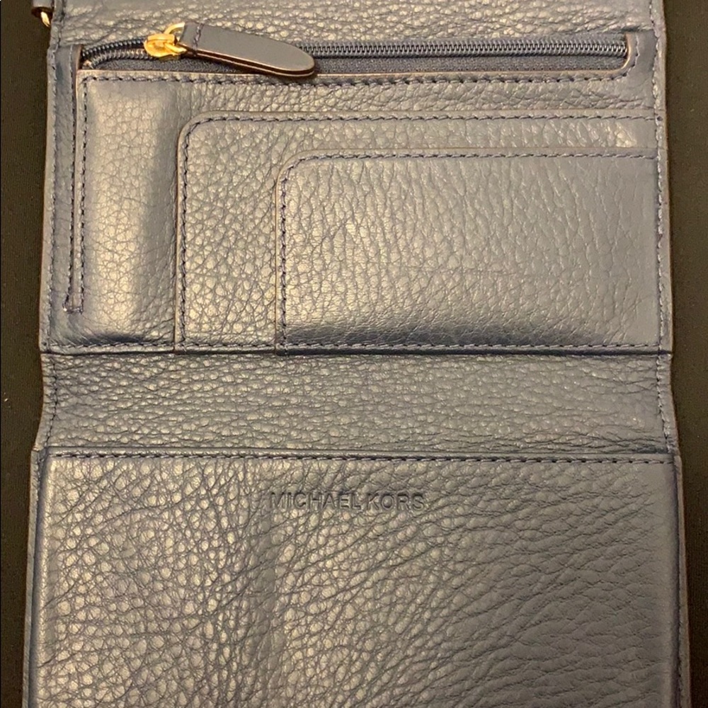 Michael Kors Wristlet: Fulton Large Multi-Function - Picture 4 of 8